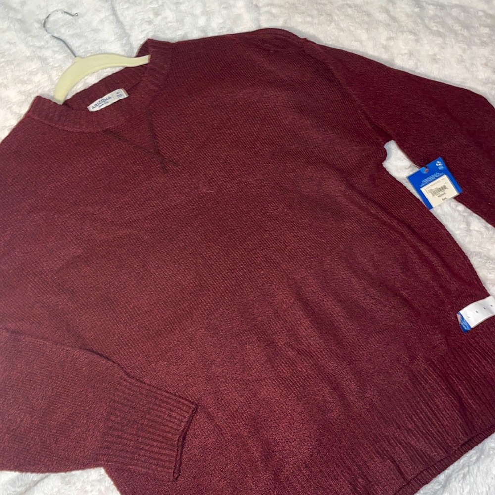 NWT burgundy sweater!!🍂 Size medium, brand new!!